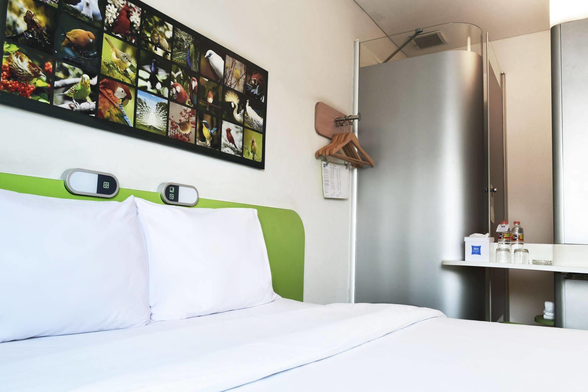 Ibis Budget Semarang Tendean מראה חיצוני תמונה