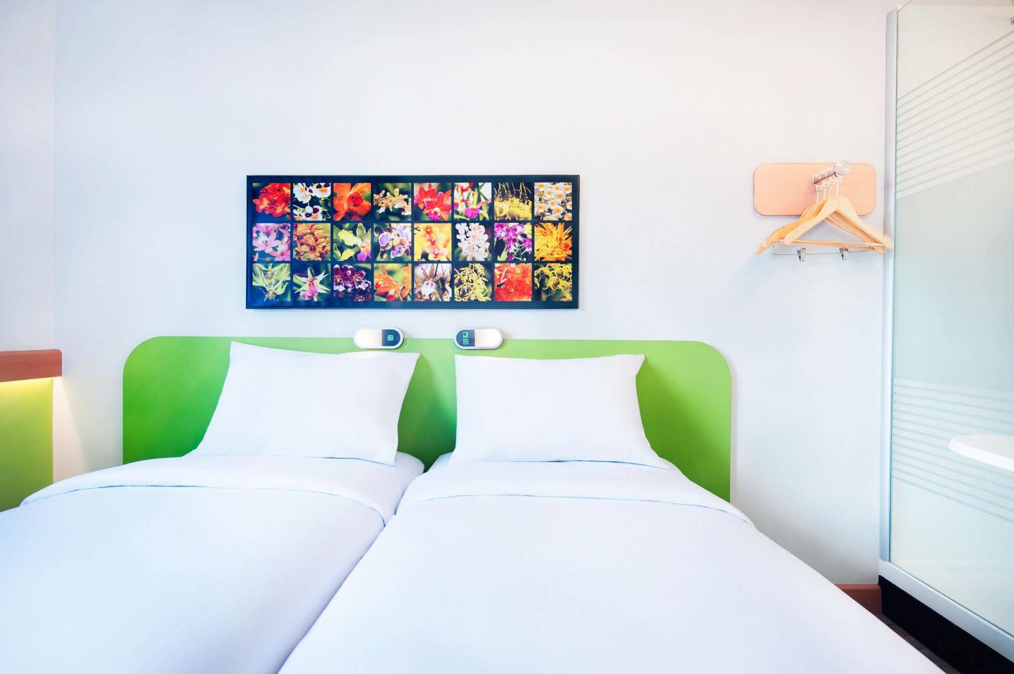 Ibis Budget Semarang Tendean מראה חיצוני תמונה