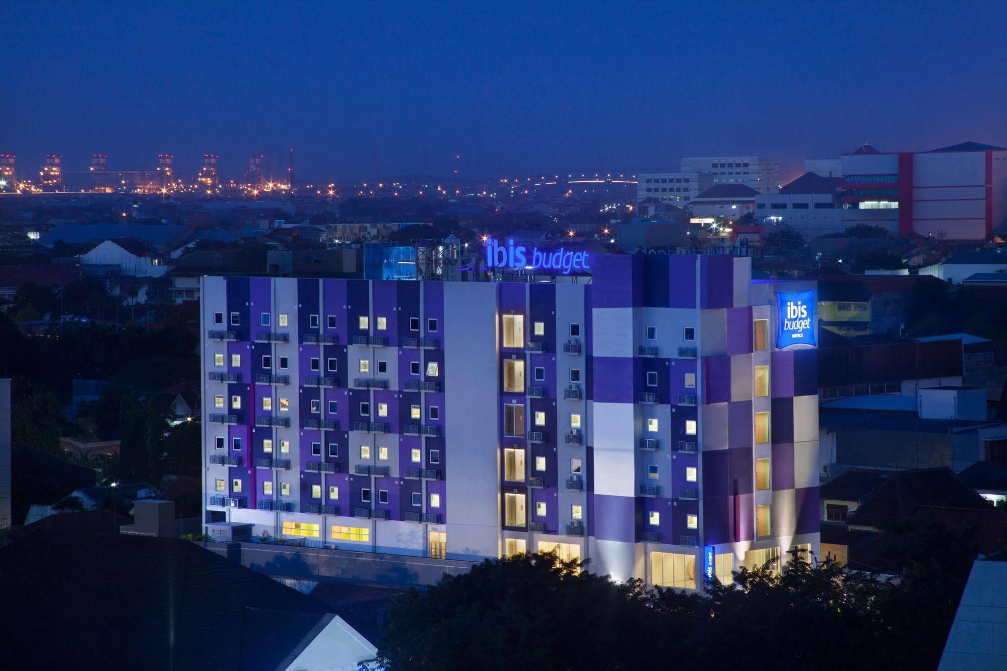 Ibis Budget Semarang Tendean מראה חיצוני תמונה